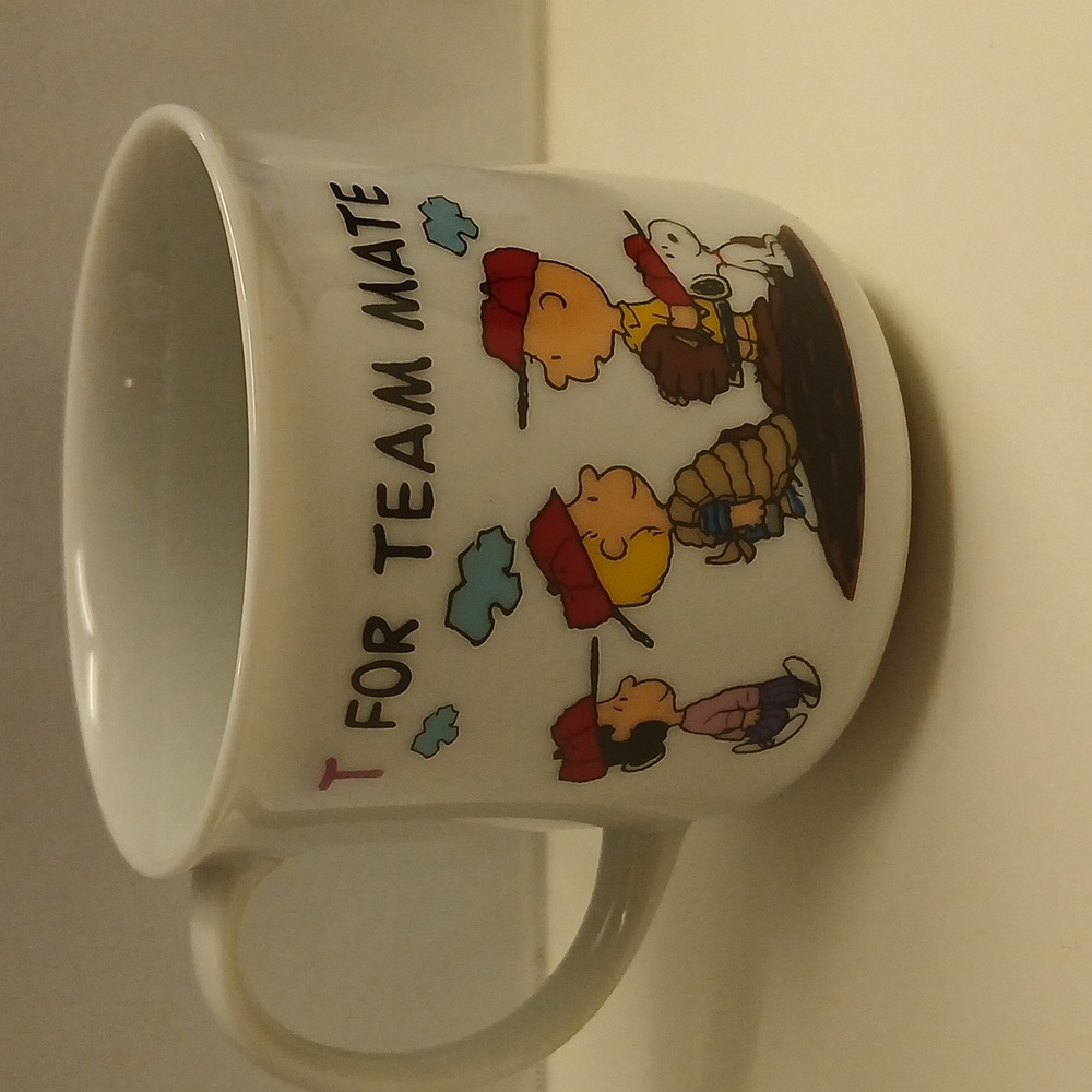 Peanuts T is for teammate, syndicate inc. vintage mug.